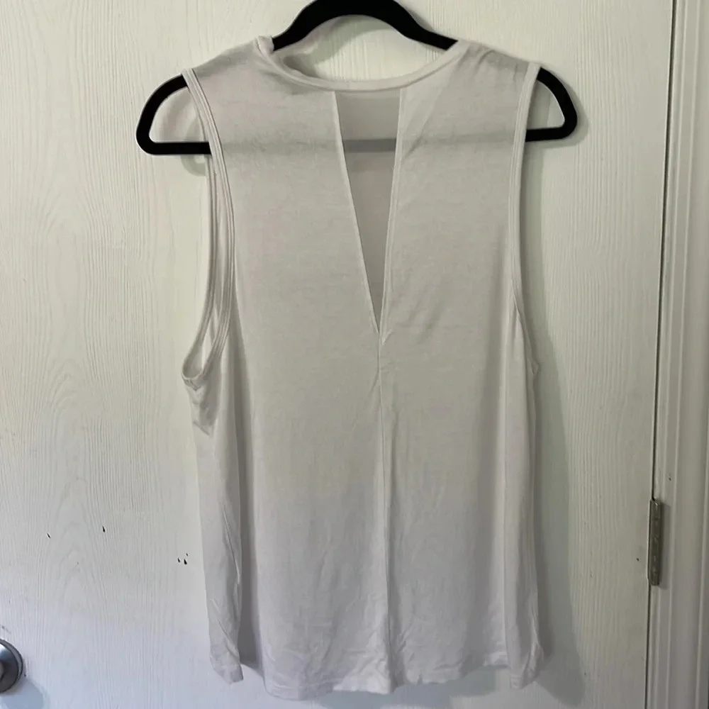 💰Bebe mesh white tank with black size medium - Picture 4 of 4